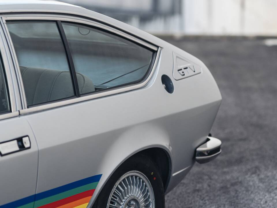 Bild 6/38 von Alfa Romeo Alfetta GTV 2.0 Turbodelta (1977)