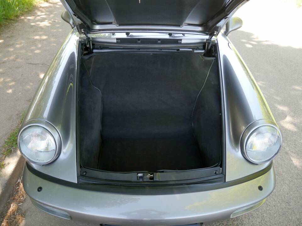 Image 27/42 of Porsche 911 Carrera 2 (1900)