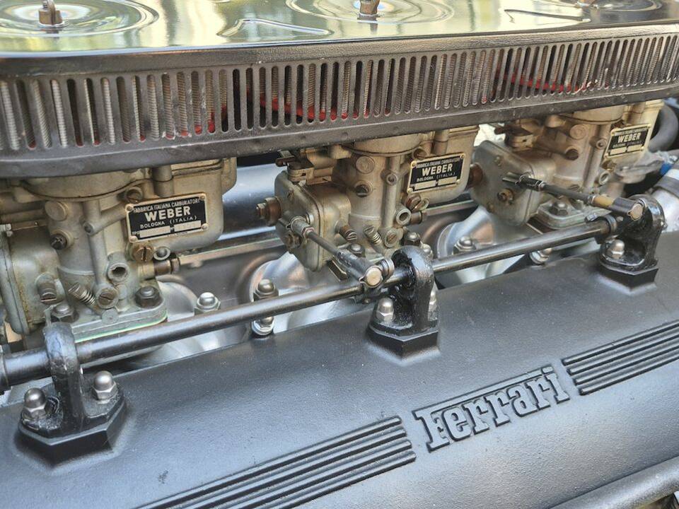 Imagen 60/66 de Ferrari 330 GT 2+2 (1964)