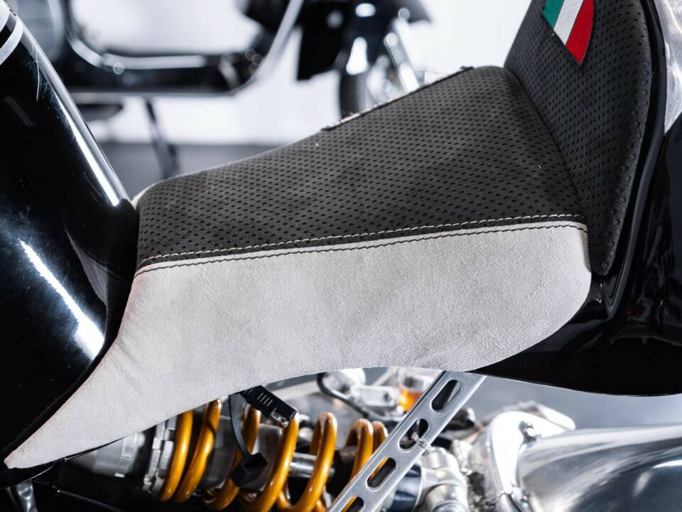 Image 18/50 de Moto Guzzi Daytona RS (1998)