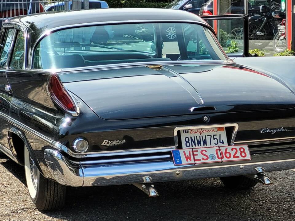 Bild 4/8 von Chrysler Windsor (1960)