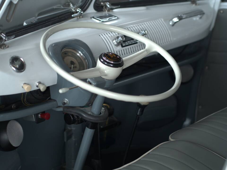 Bild 24/49 von Volkswagen T1 Brasil 1.6 (1970)