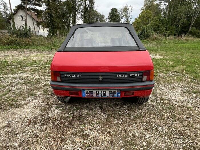 Imagen 5/6 de Peugeot 205 CTi 1,6 (1986)