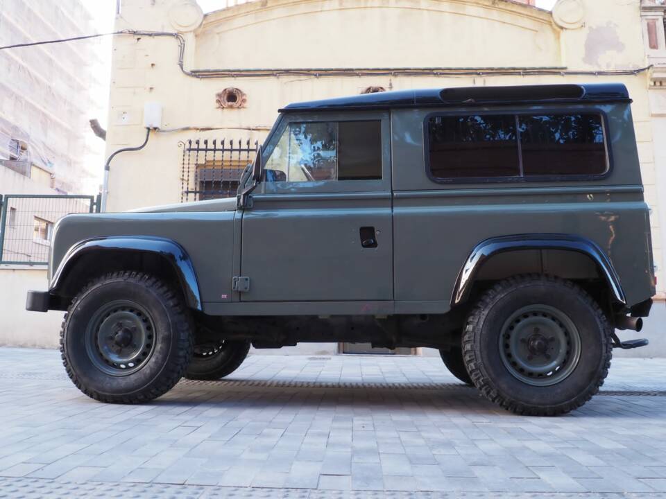 Image 11/17 de Land Rover Defender 90 Heritage (2006)