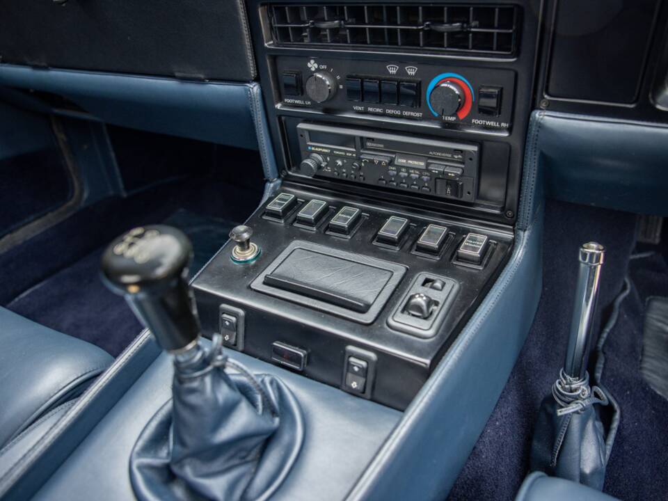 Image 40/82 de Aston Martin V8 Zagato Vantage X-Pack (1987)