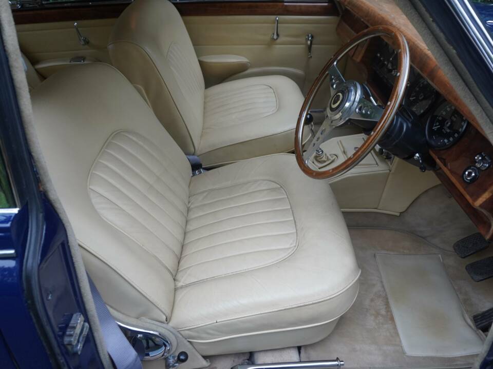 Image 9/18 of Jaguar Mk II 3.8 (1966)