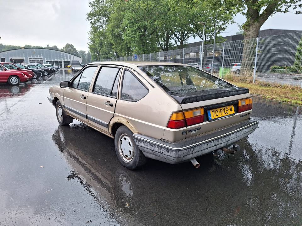 Image 3/14 of Volkswagen Passat TD  1.6 (1986)