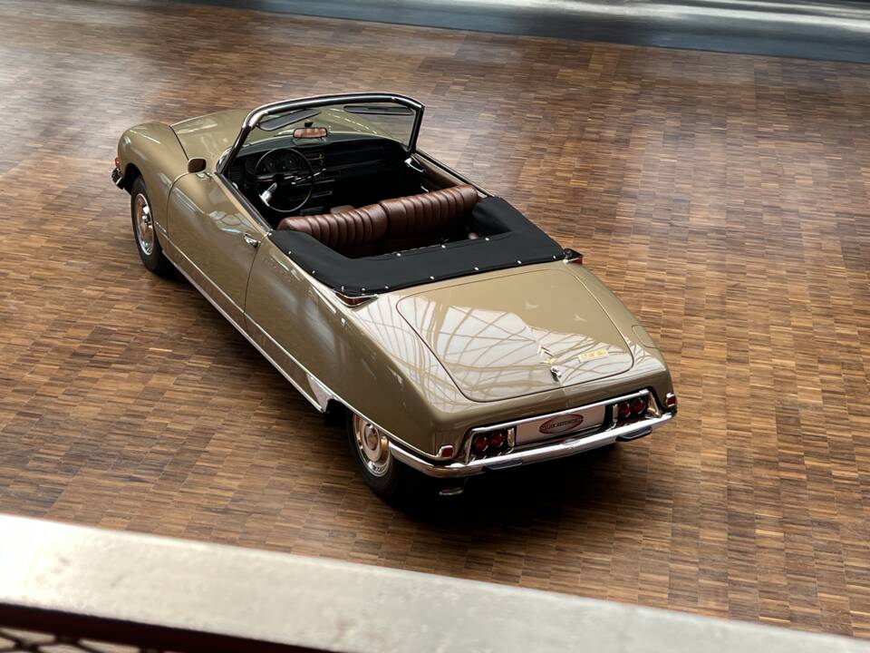 Imagen 9/31 de Citroën DS 21 Usine (1970)