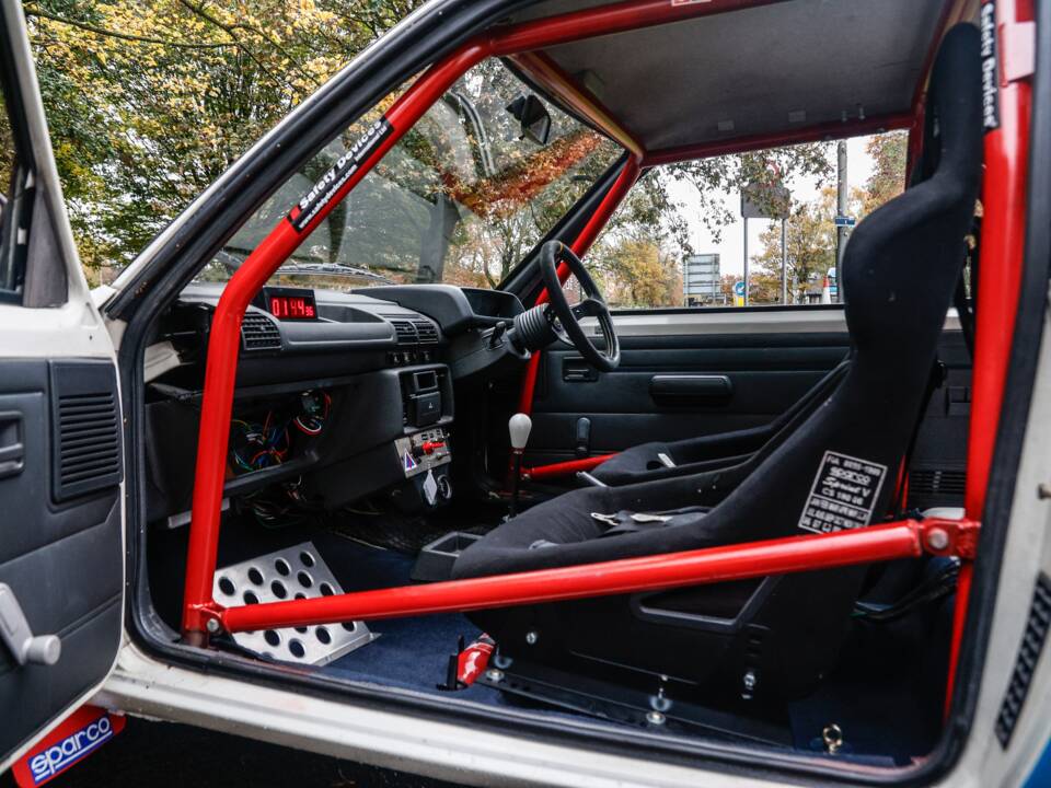 Imagen 13/44 de Peugeot 205 GTi 1.9 (1987)