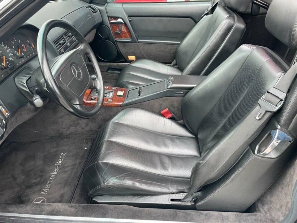 Image 11/20 de Mercedes-Benz 500 SL (1992)