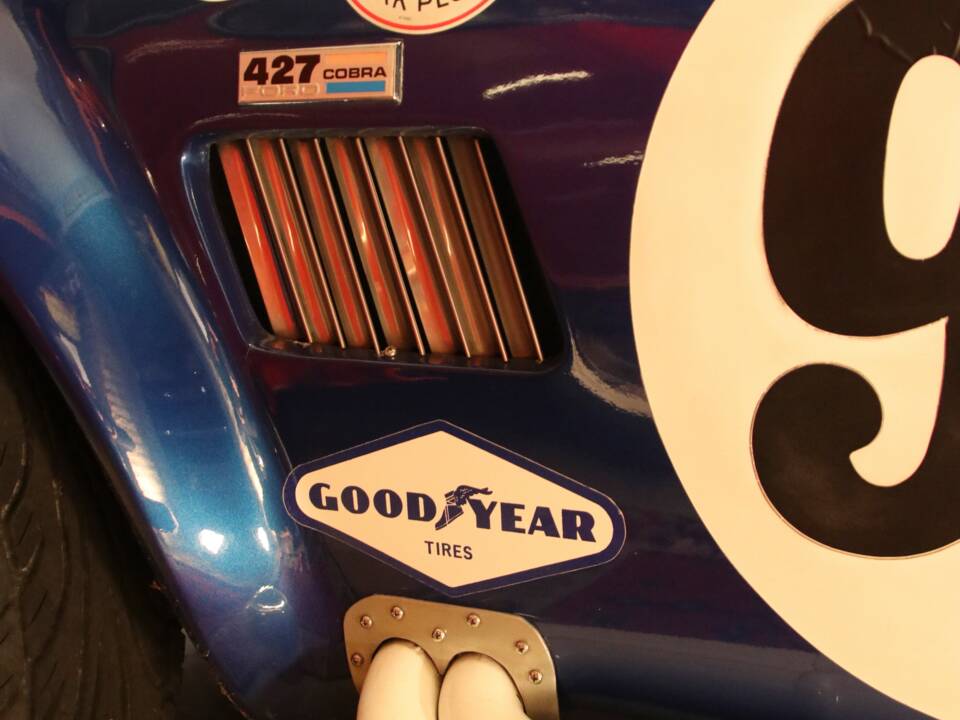 Image 52/57 of AC Cobra 427 (1965)