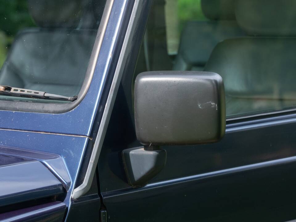 Bild 15/39 von Mercedes-Benz 300 GE (lang) (1995)