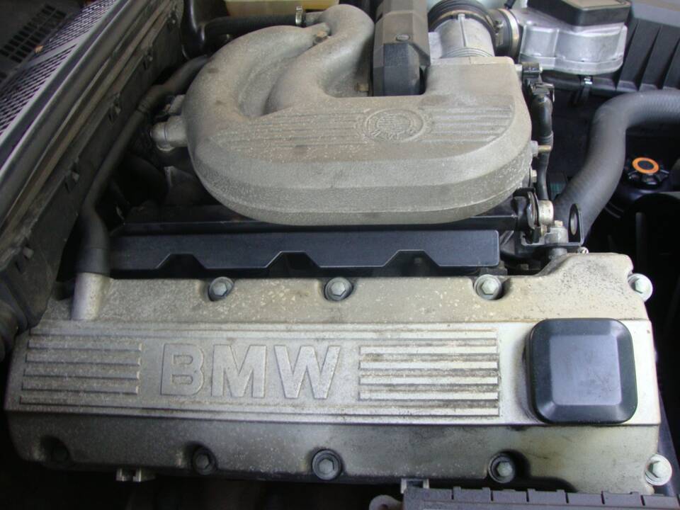 Afbeelding 36/39 van BMW 316i (1993)