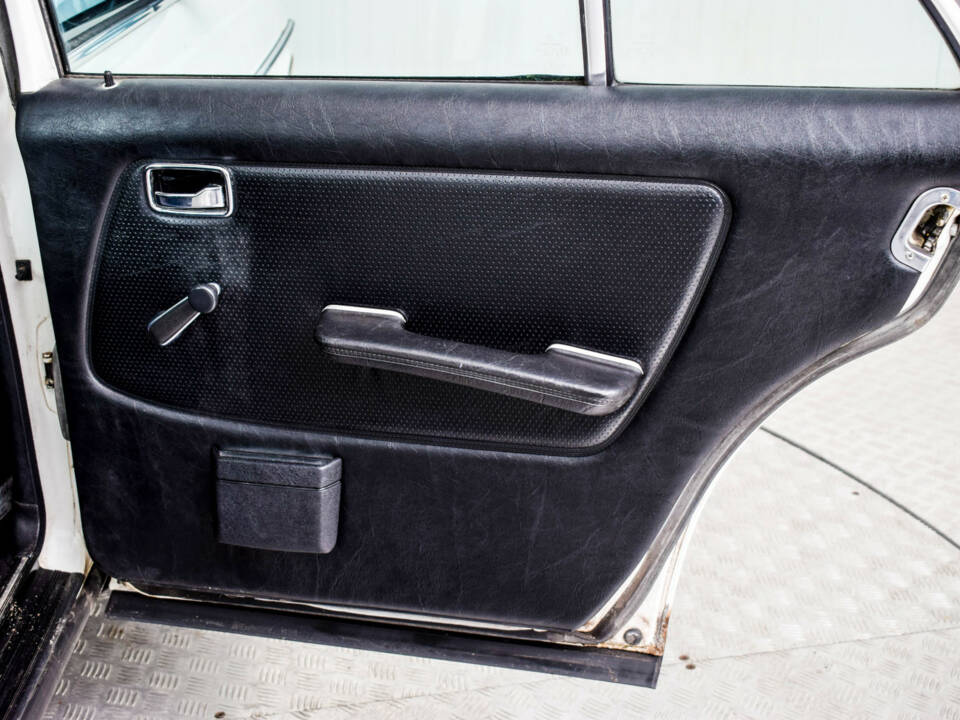Immagine 27/46 di Mercedes-Benz 240 D (1982)