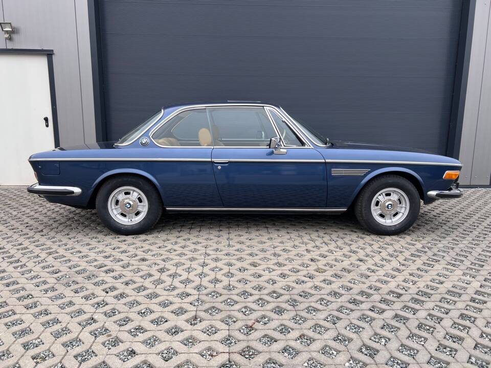 Image 22/28 of BMW 3.0 CS (1975)
