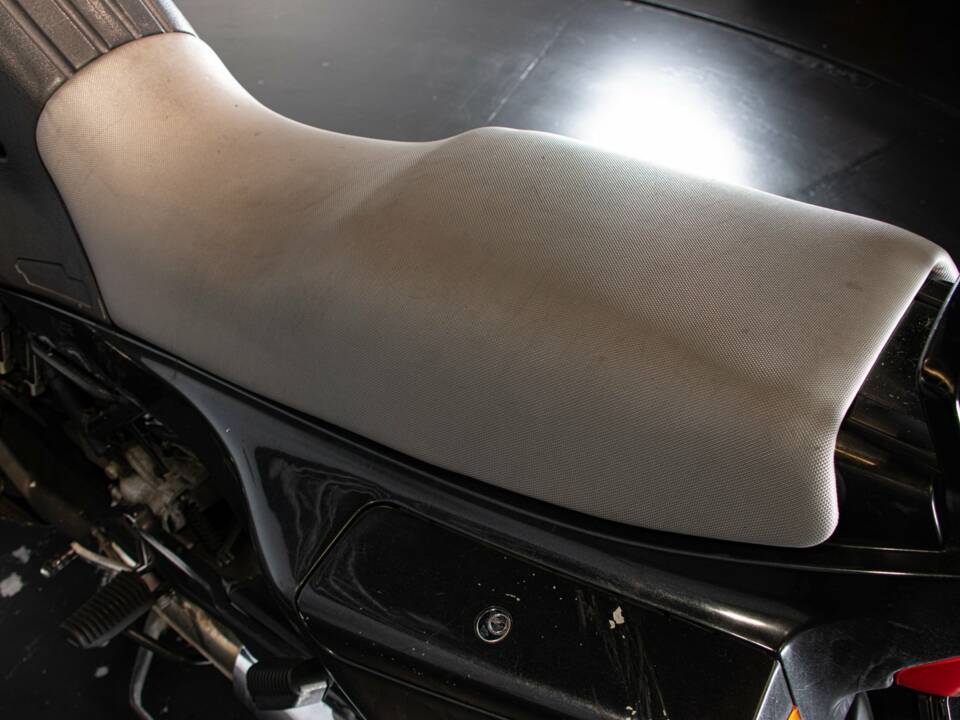 Image 33/50 of BMW K1 (1990)