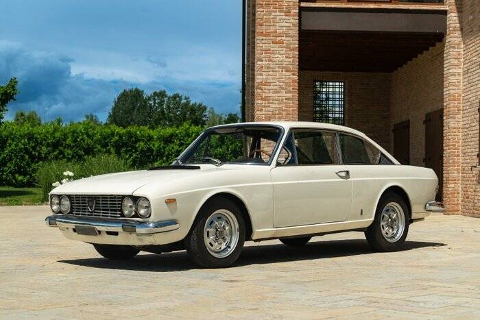 Image 2/7 de Lancia 2000 Coupe (1970)