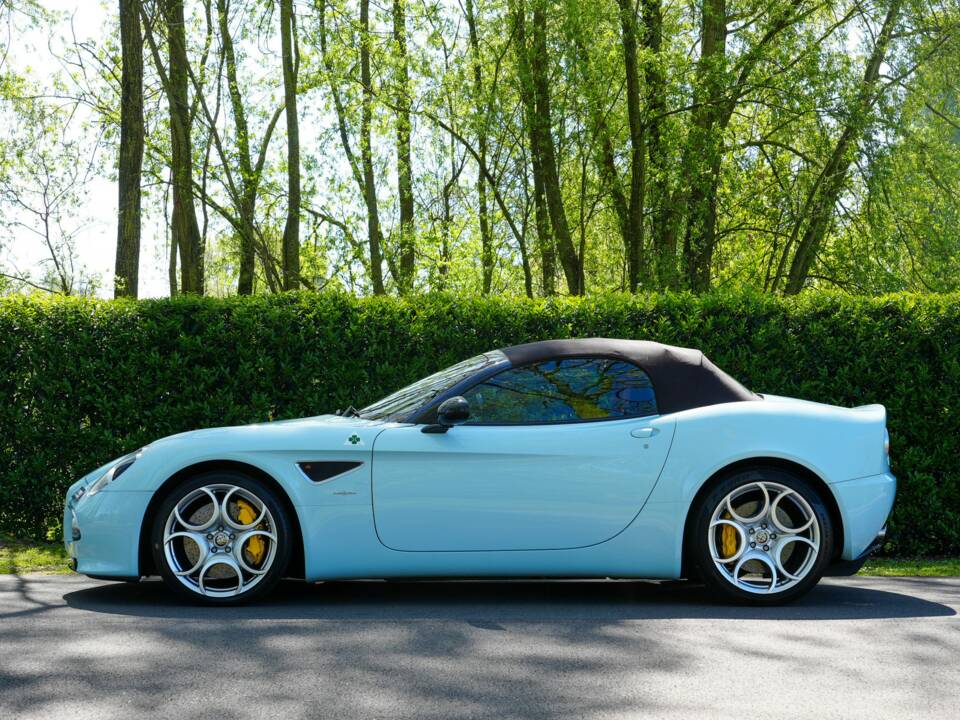 Image 11/40 of Alfa Romeo 8C Spider (2009)