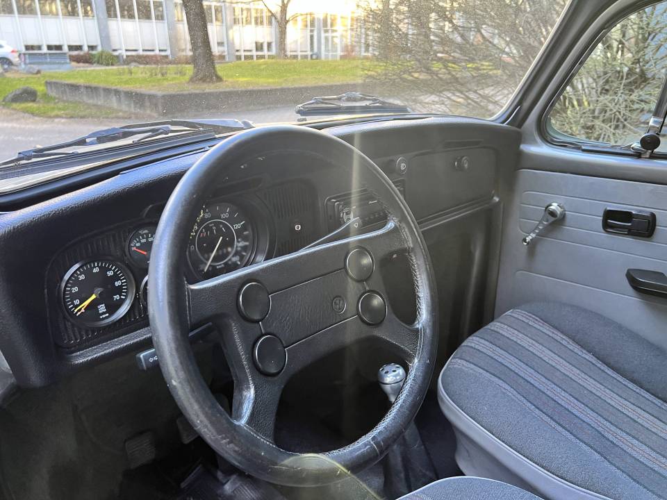 Immagine 18/26 di Volkswagen Käfer 1600 (1986)