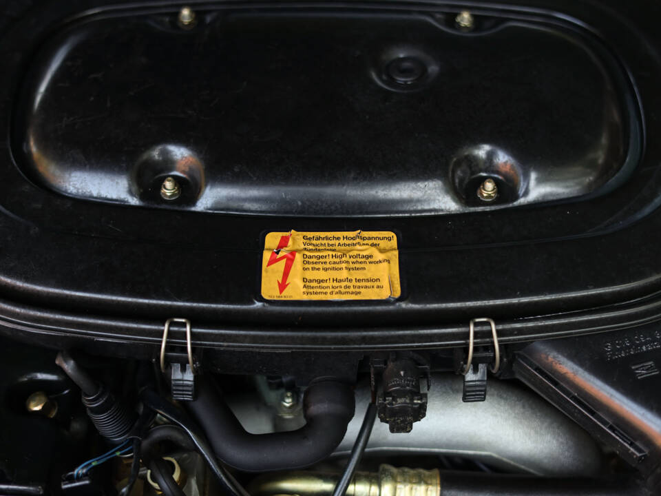 Immagine 32/100 di Mercedes-Benz 190 E 2.3 (1992)