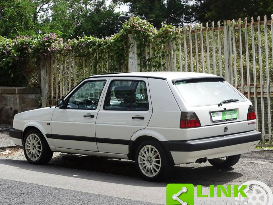 Imagen 3/9 de Volkswagen Golf I Cabrio 1.6 (1990)