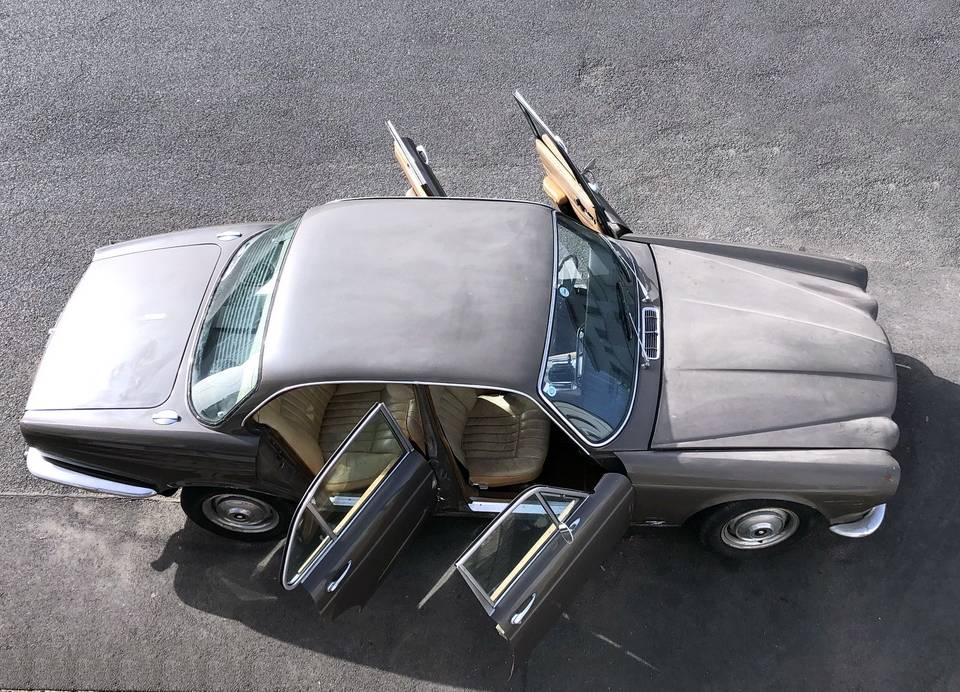 Image 8/30 de Jaguar XJ 6 4.2 (1973)