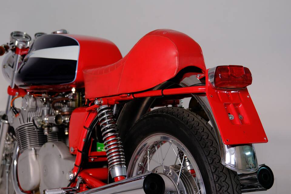 Image 68/99 of MV Agusta 750 Sport (1971)