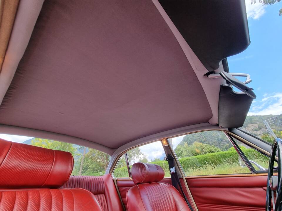 Immagine 20/29 di Jaguar XJ 6 4.2 (1972)