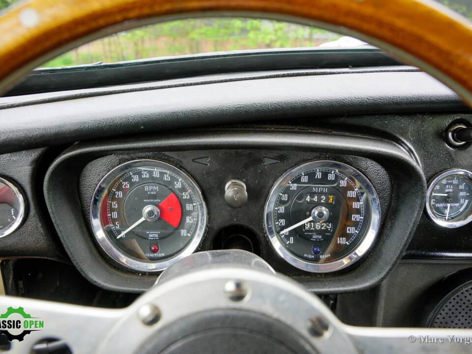Image 6/46 de MG MGB GT V8 (1975)