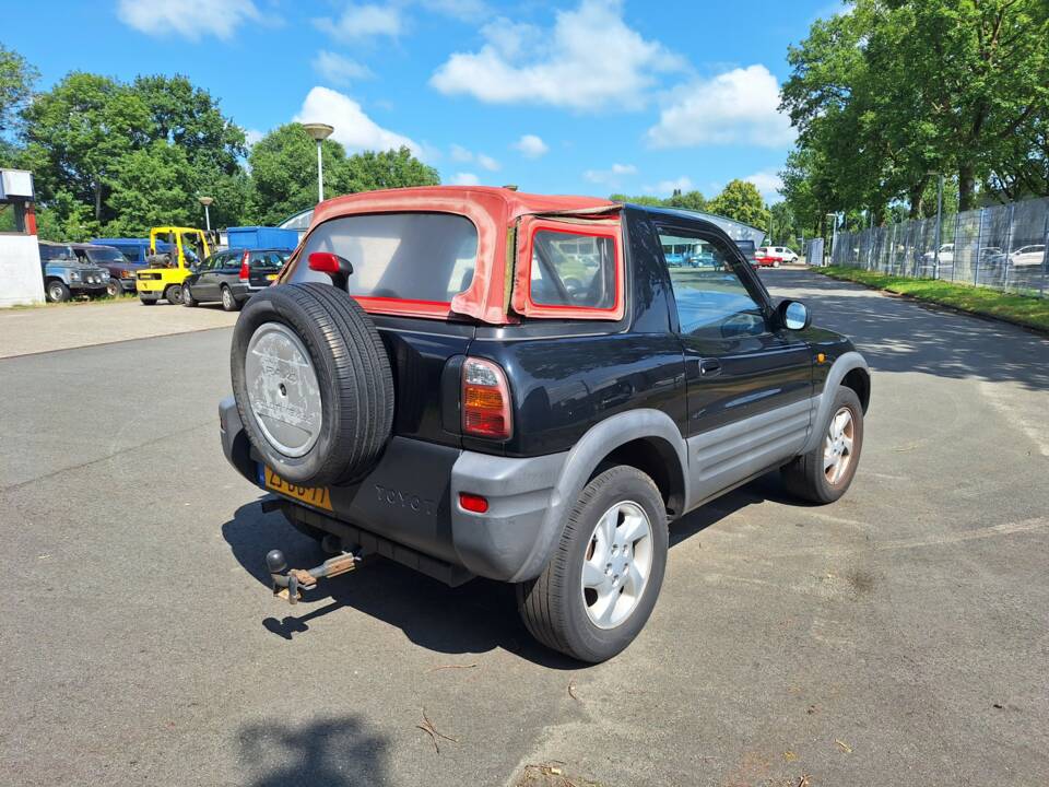 Image 2/13 of Toyota RAV4 (1999)