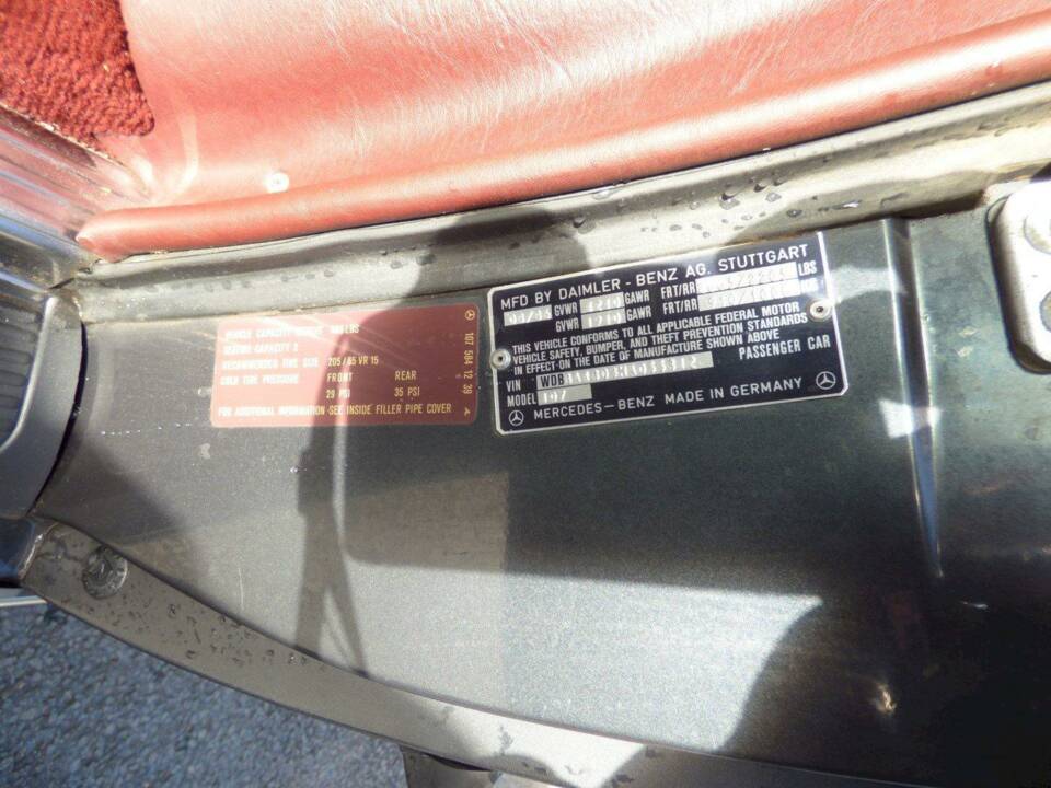 Afbeelding 31/32 van Mercedes-Benz 560 SL (1987)