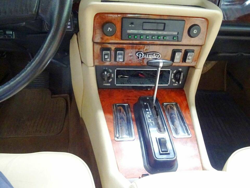 Bild 13/20 von Daimler Double Six (1988)