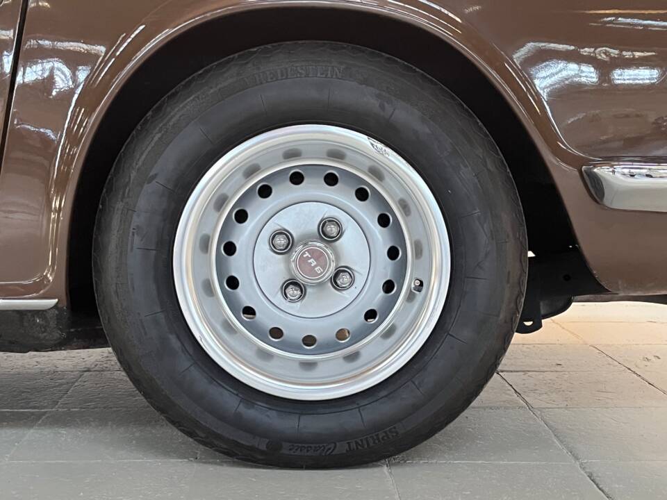 Immagine 36/50 di Triumph TR 6 (1974)