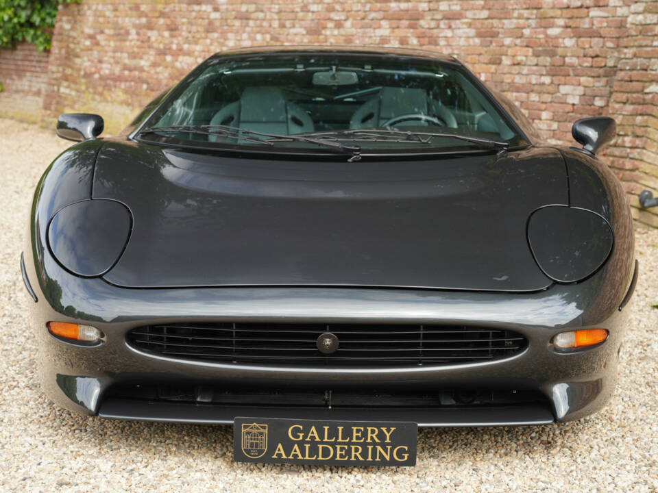Image 5/50 of Jaguar XJ 220 (1993)