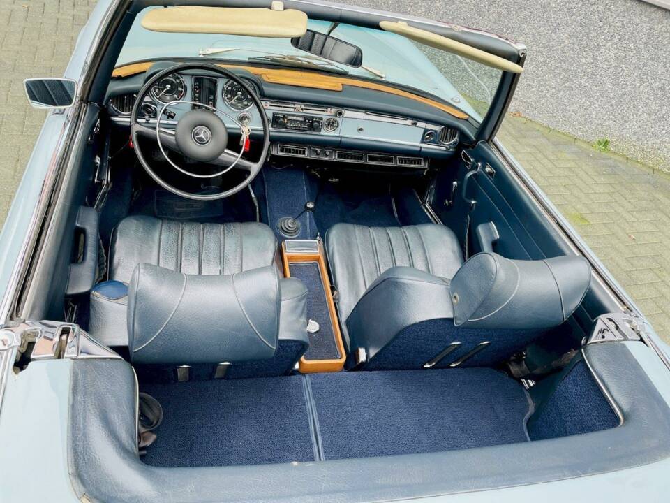 Image 19/36 of Mercedes-Benz 280 SL (1969)