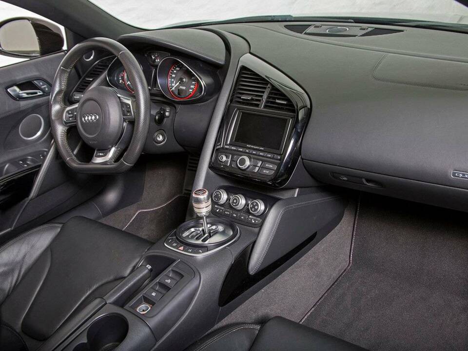 Bild 19/24 von Audi R8 V10 Spyder (2010)