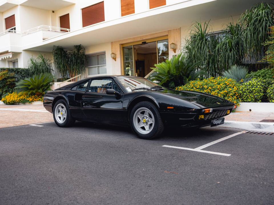 Image 1/13 of Ferrari 308 GTB Quattrovalvole (1984)