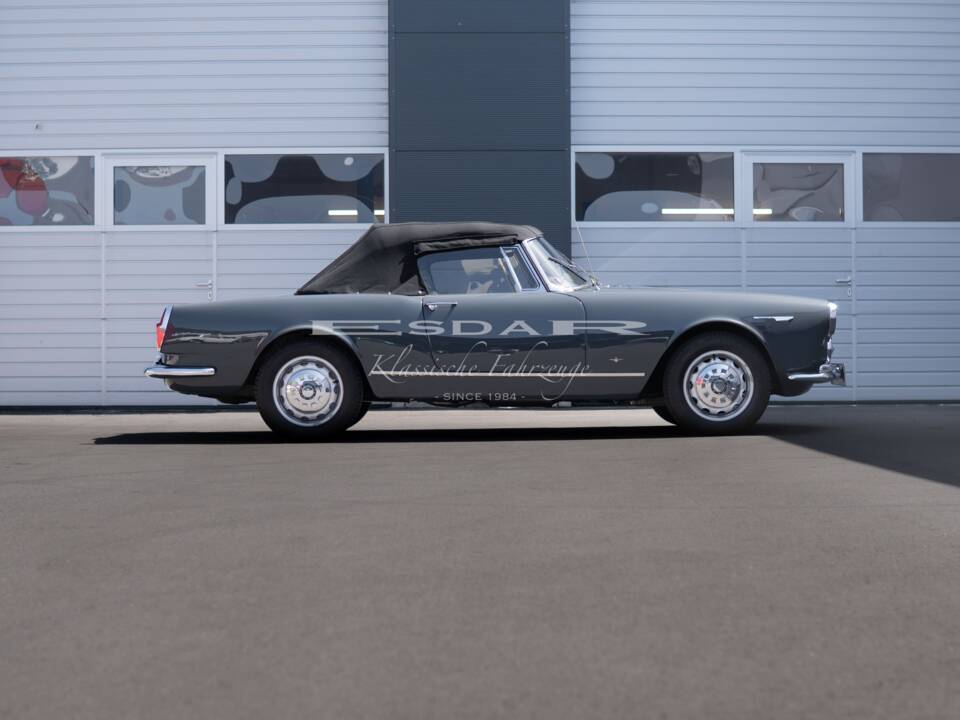 Image 4/31 of Alfa Romeo 2600 Spider (1963)