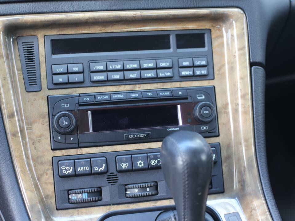 Afbeelding 17/33 van BMW 840i (1994)