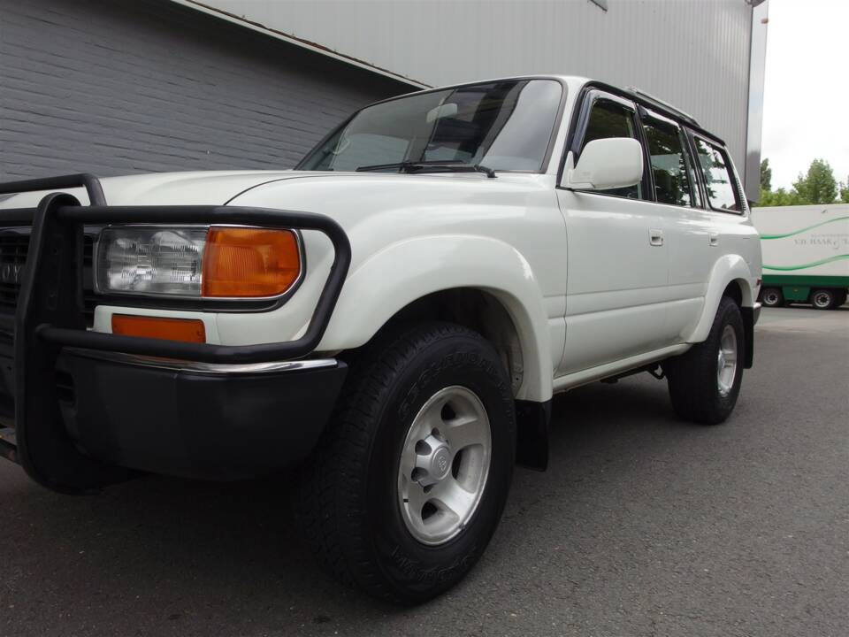 Bild 27/97 von Toyota Land Cruiser FJ80 (1992)