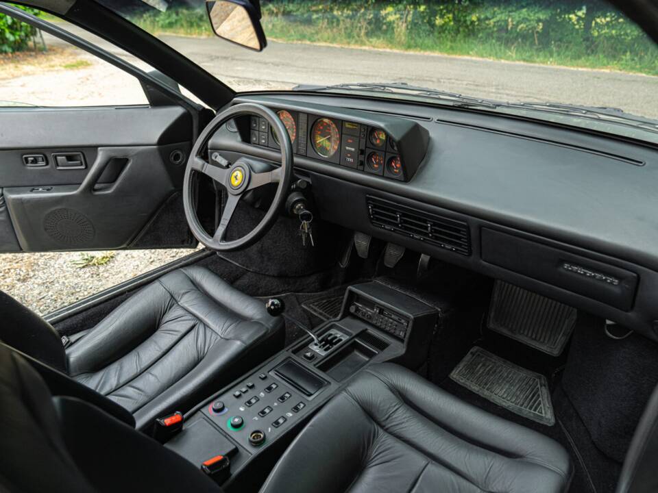 Image 37/50 of Ferrari Mondial 3.2 (1987)