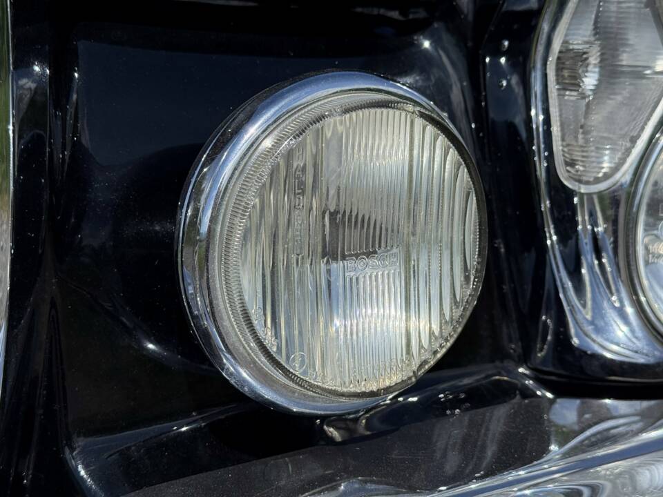Bild 49/73 von Mercedes-Benz 280 SE 3,5 (1970)