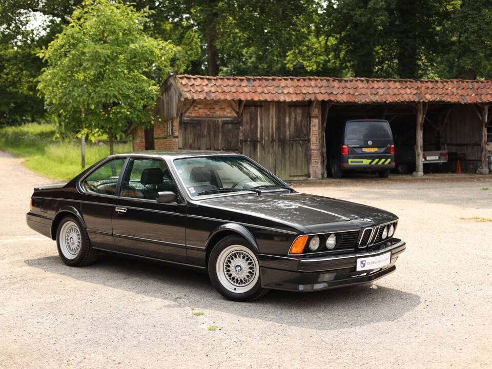 Image 3/99 of BMW M 635 CSi (1988)