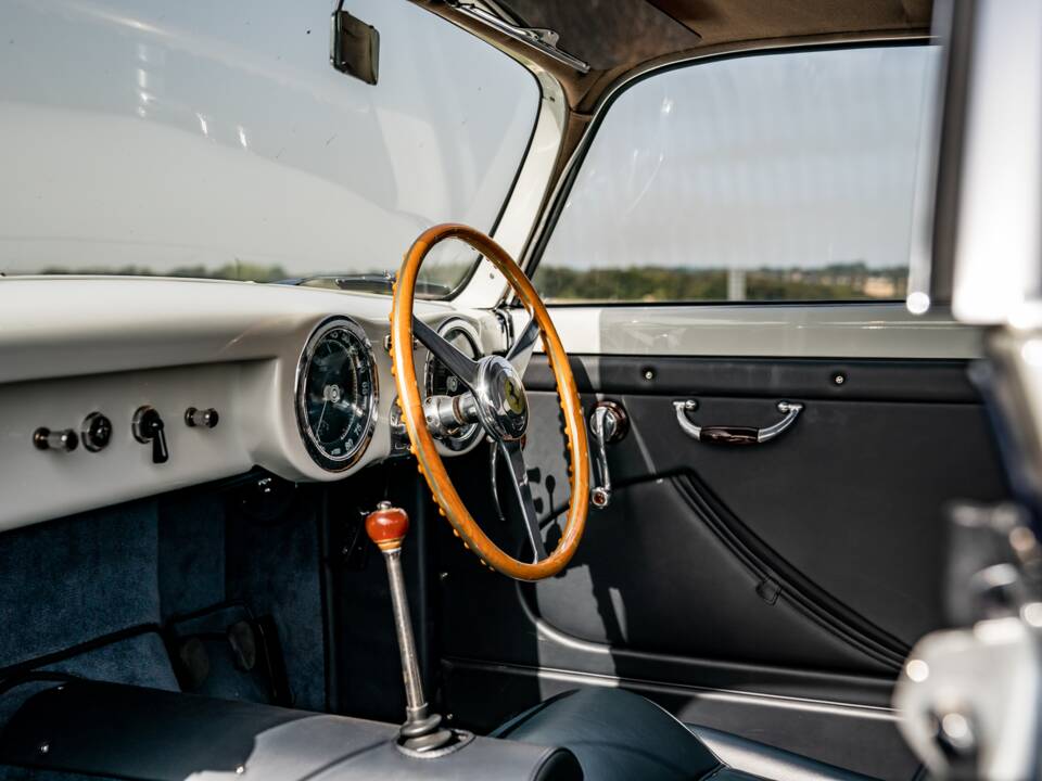 Image 42/61 of Ferrari 225 S (1952)