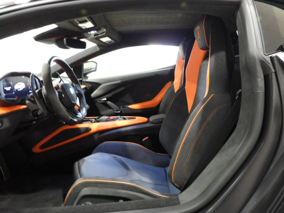 Bild 5/15 von Lamborghini Revuelto (2024)