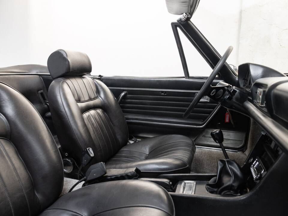 Imagen 19/28 de Peugeot 504 V6 Convertible (1975)