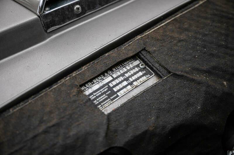 Image 13/37 of Mercedes-Benz 280 SL (1970)