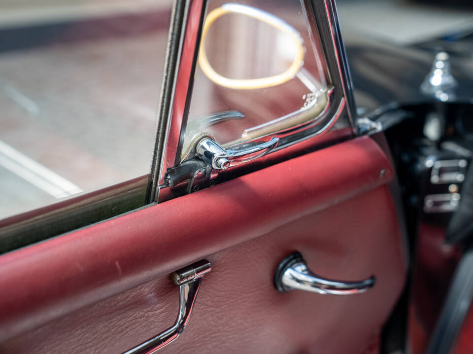 Image 23/24 of Porsche 356 B 1600 (1961)