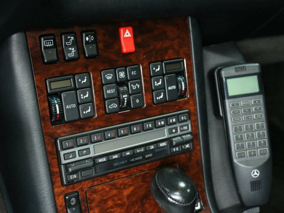 Image 14/30 of Mercedes-Benz 600 SEL (1992)