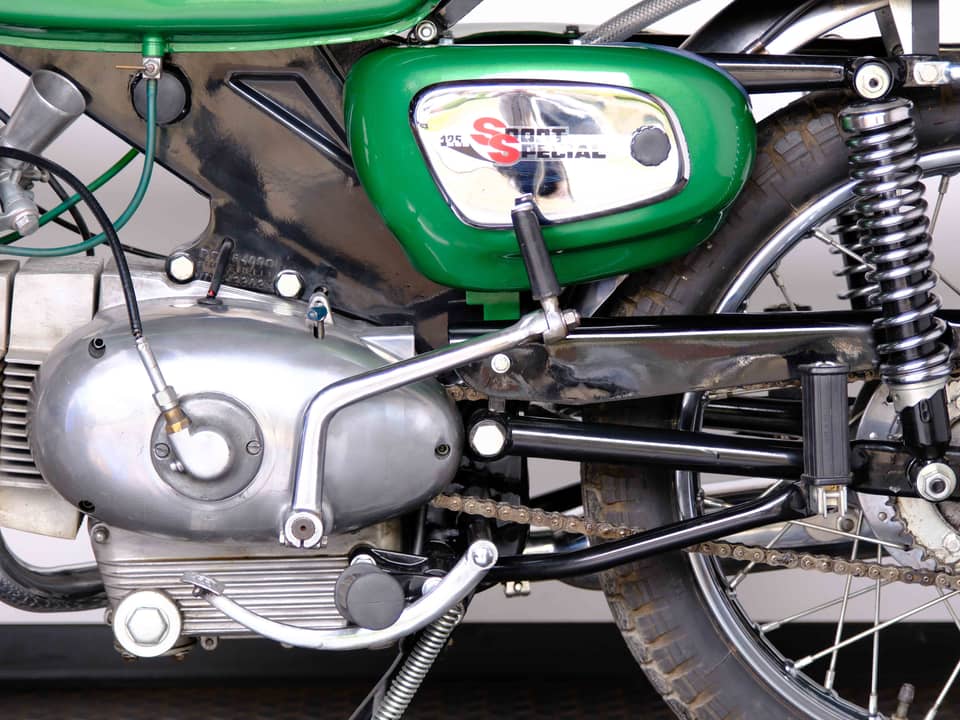 Image 34/57 of Benelli 125 Sport Special (1971)